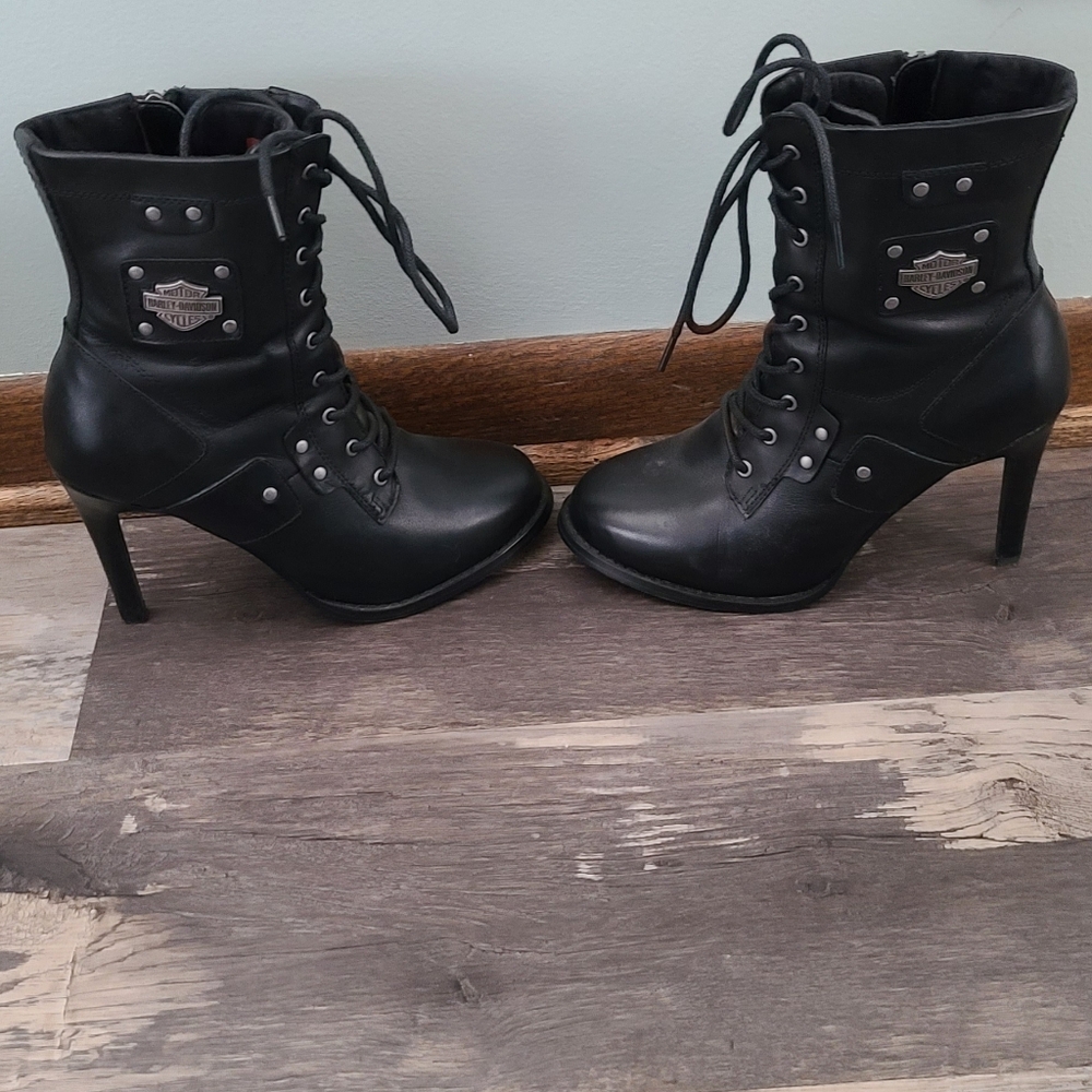 Harley-Davidson 4" heel lace up front black leather boots with zipper side